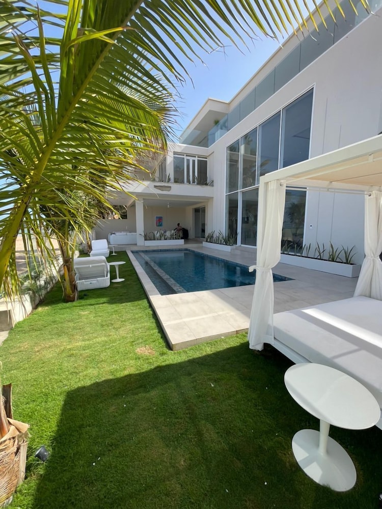 Villa Italia Somone Luxury Hotel