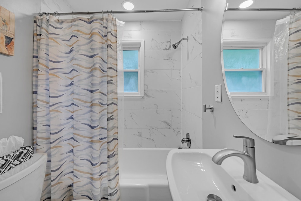Pet-friendly 4br Near Kennywood & Pittsburgh 4 Bedroom Home