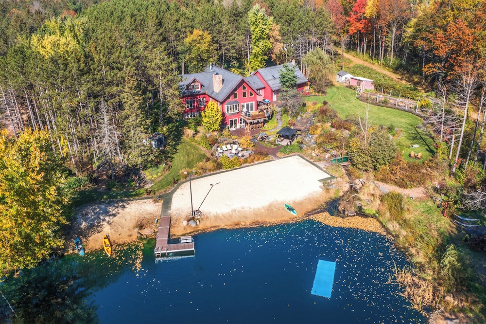 Hot Tub & Private Sauna: Wausau Family Home