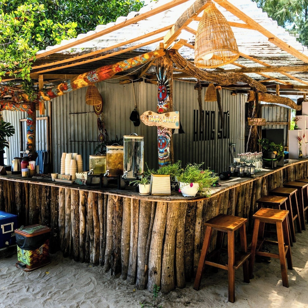 Hang Sói Glamping