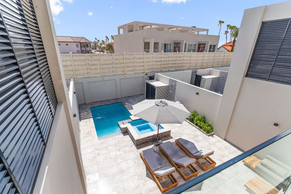 NEW Lux 4BR Villa w Private Pool Walk to Beach