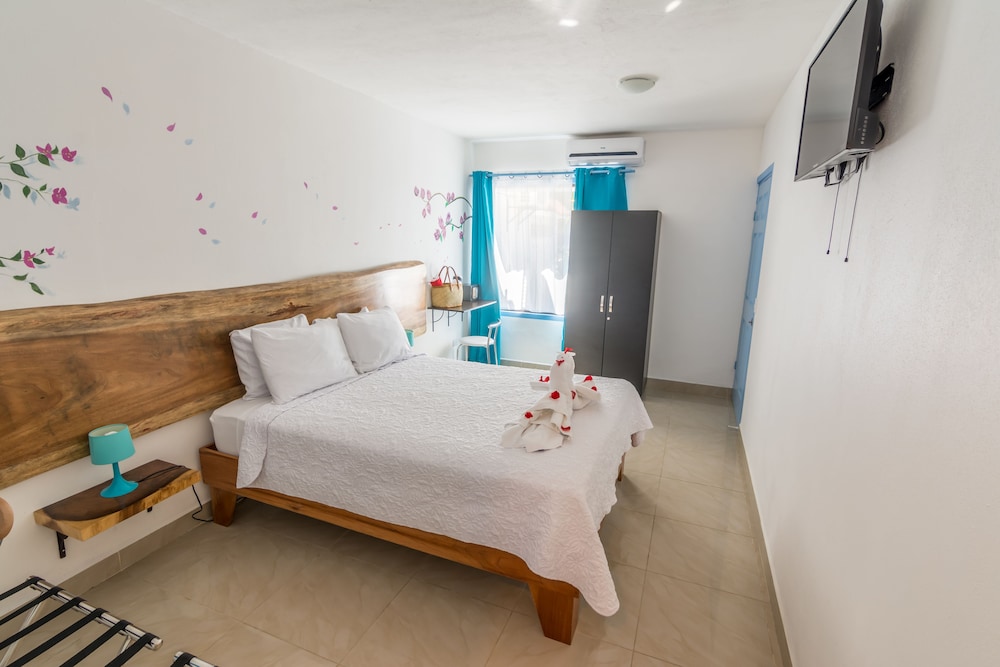 Club Ibiza - Party Hotel & Beach Club