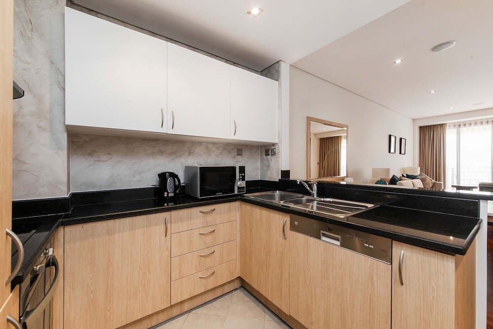 Exotic Apartments at Royal Amwaj