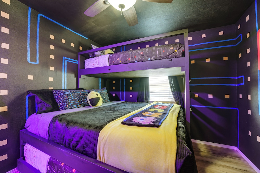 'groovy Games Getaway' Holiday Stay in Branson!