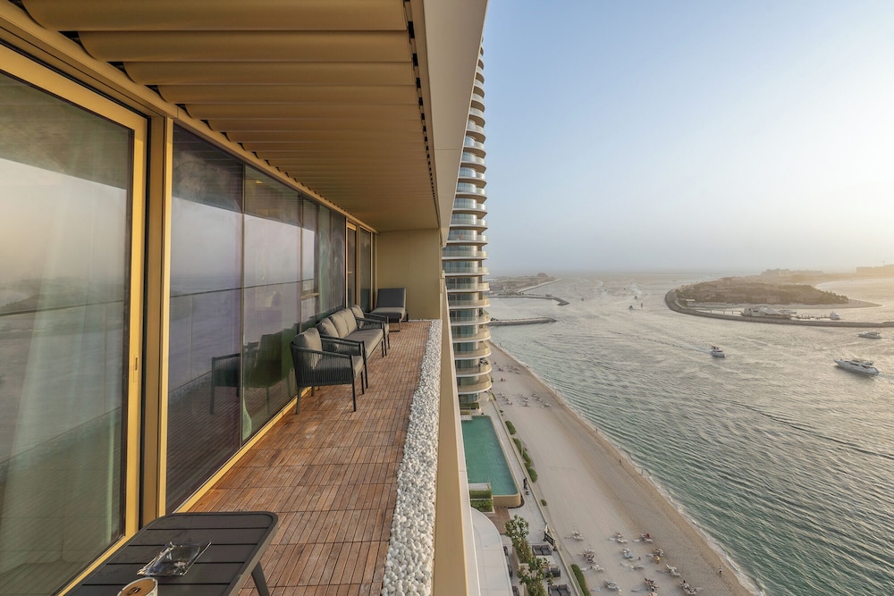 Grand Marina Bleu I Private Beach & Views I PS5 I Infinity Pool I by Skyline Serenity