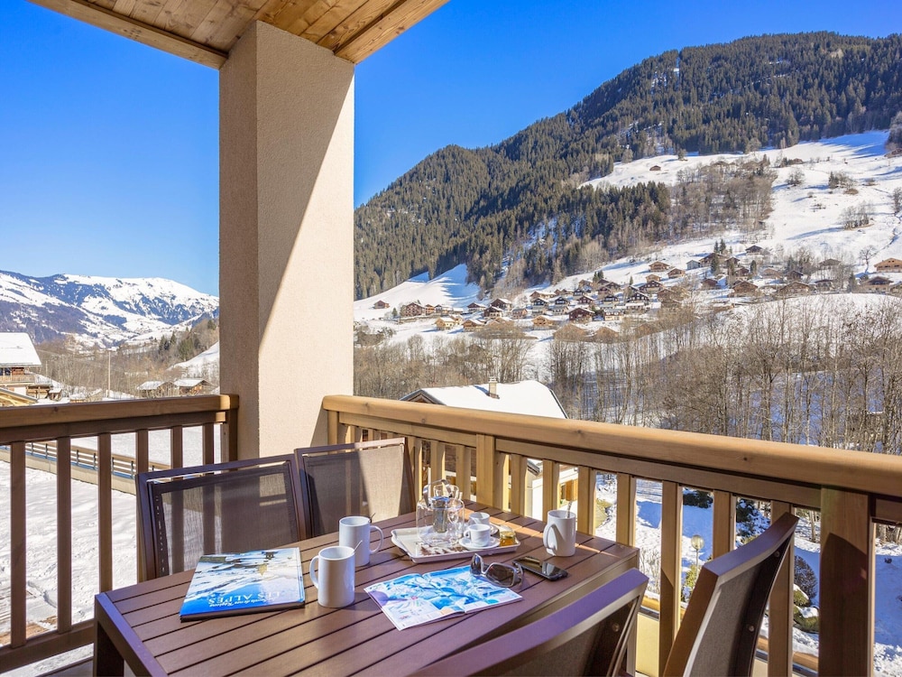 Pet-friendly Holiday Home With Scenic Views
