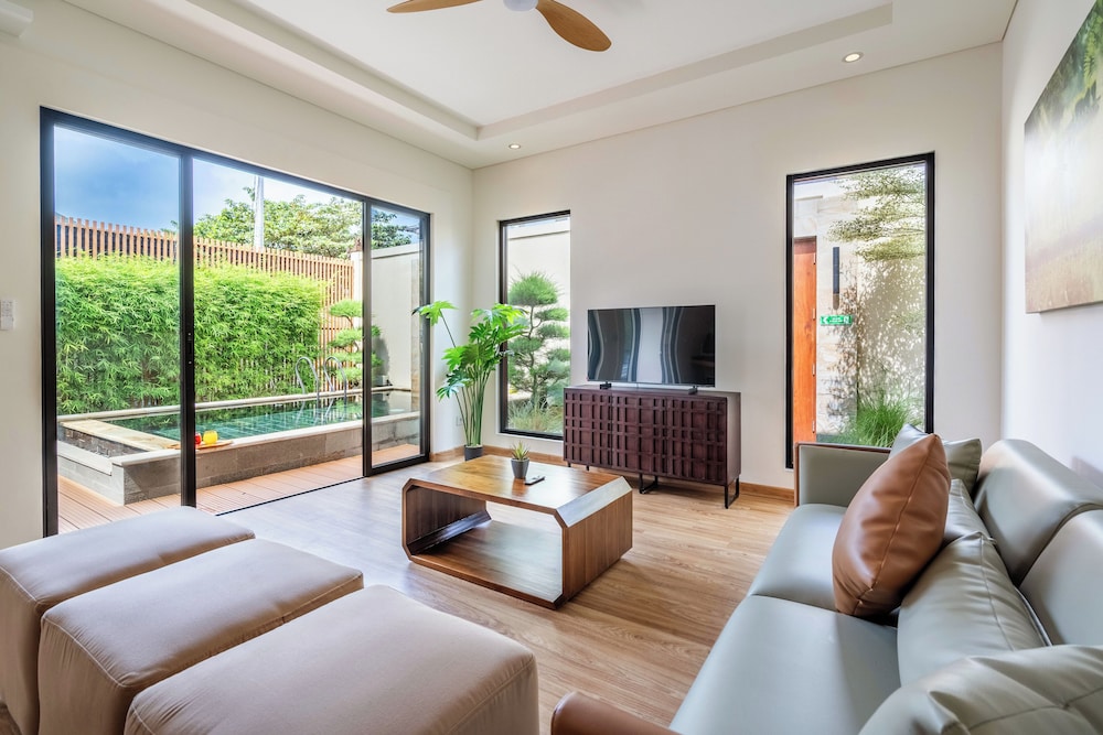 Oasis Residences - Serene Sanur Sanctuary, Modern Comfort Meets Nature