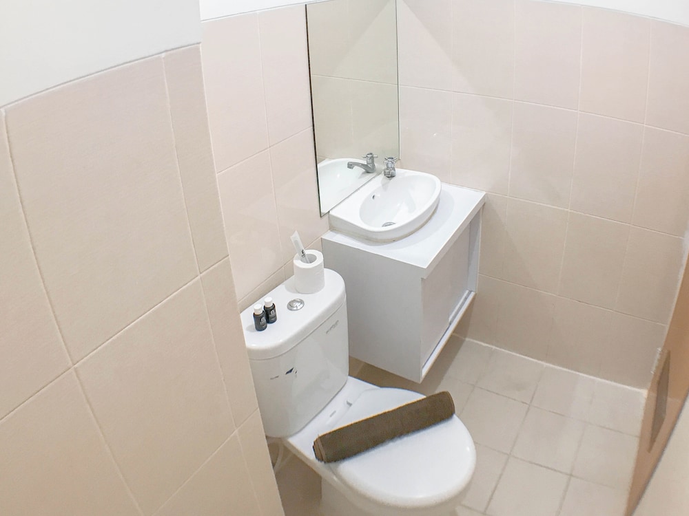 Minimalist And Cozy Studio Bale Hinggil Apartment