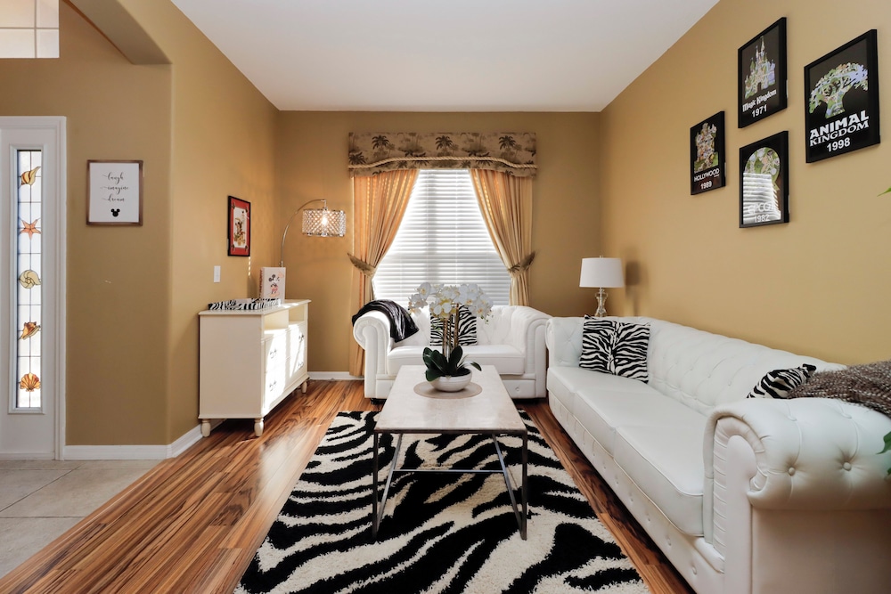7 Bedrooms Perfect For Large Families Or Groups!