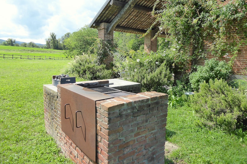 Villa Poggio Zucchino Pool and Wellness Piacenza