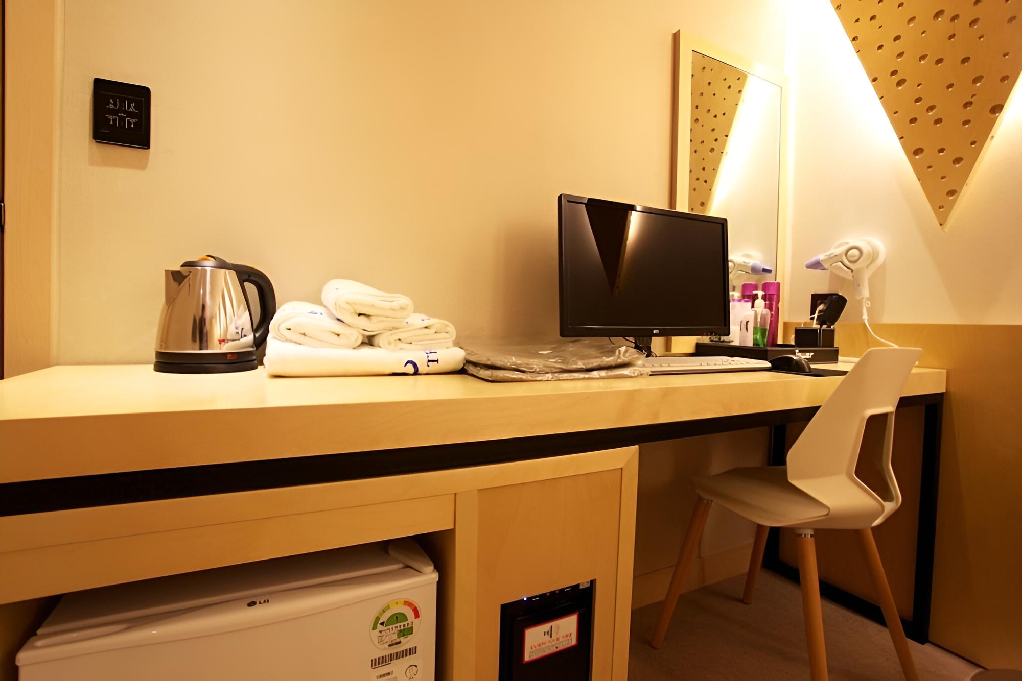Photo 18