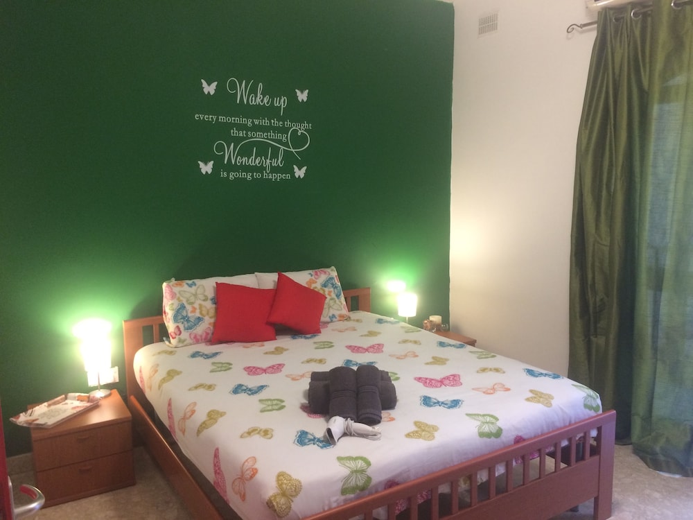 Maltese Rooms
