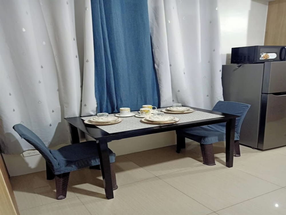 Len's Den - Flat in Pasay City Mall of Asia Manila
