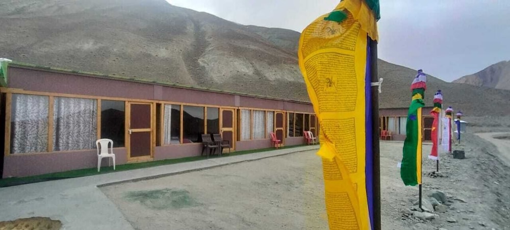 Grand Cozy Cottage Pangong view 2