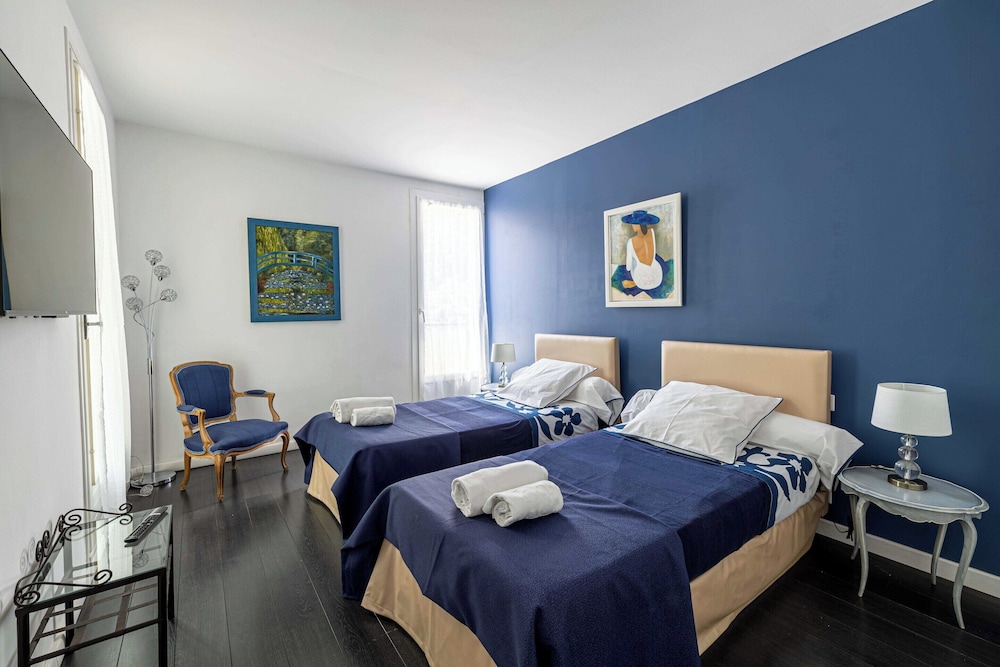 Splendid Flat in the Heart of Saint-tropez With Parking - 2br/4p view 2