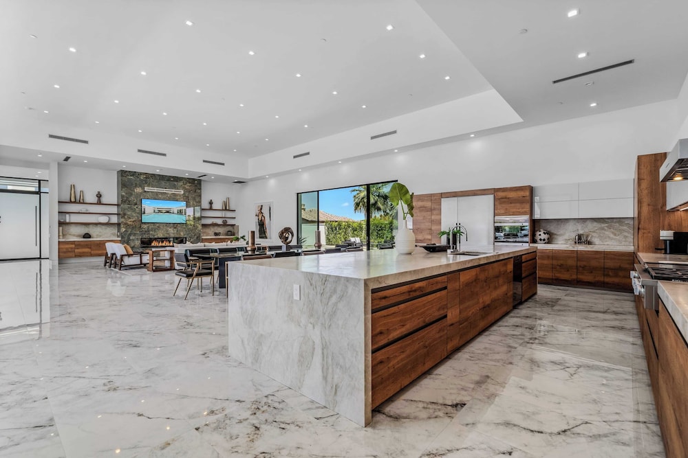 Sleeps 54 3 Luxury Villas w/ Pool + Spa, Pickleball Bravo by Avantstay