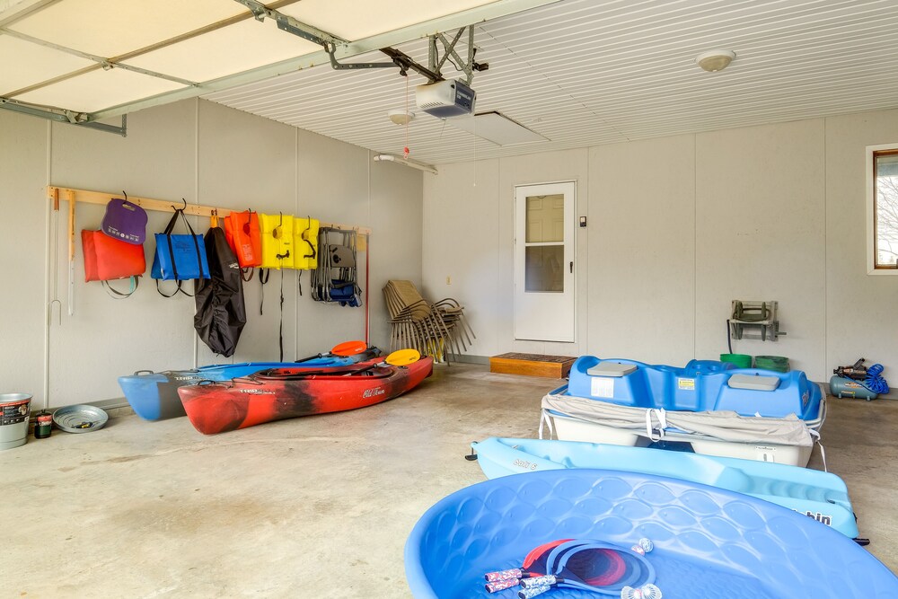 Cadillac Vacations - Cadillac Vacation Rental w/ Dock on Lake Mitchell! - Property Image 10