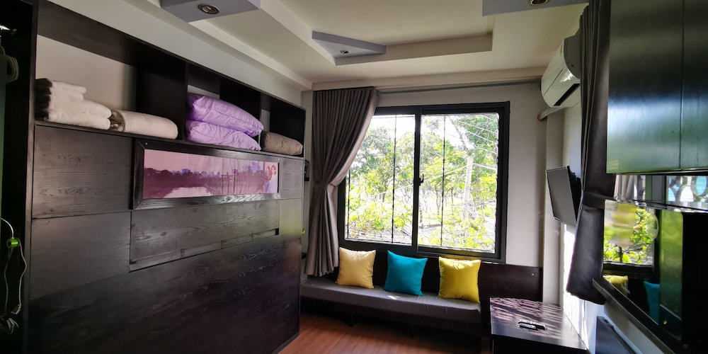Cozy Riverview