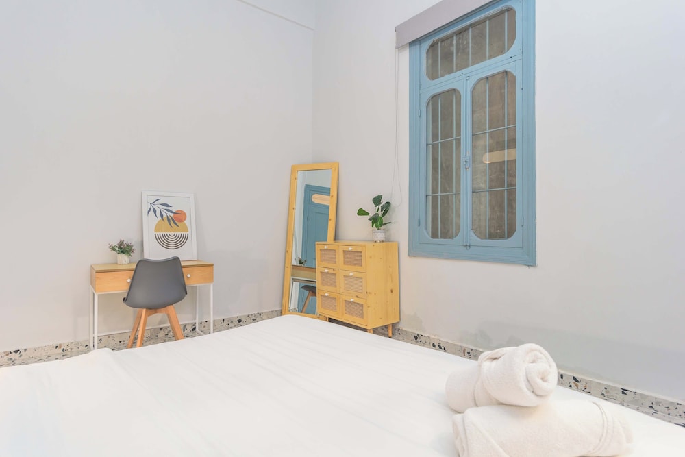 Flame 3-Bedroom Apartment in Mar Mikhael
