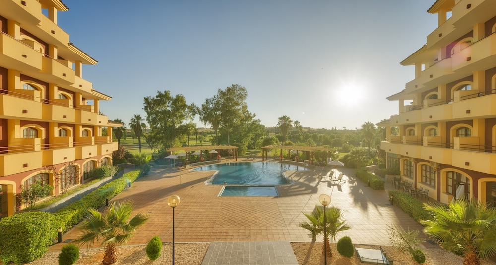 Badajoz Vacations - Hotel ILUNION Golf Badajoz - Property Image 5