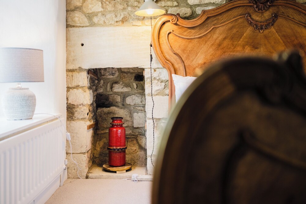 Historic 3 BD Cottage in the Cotswolds