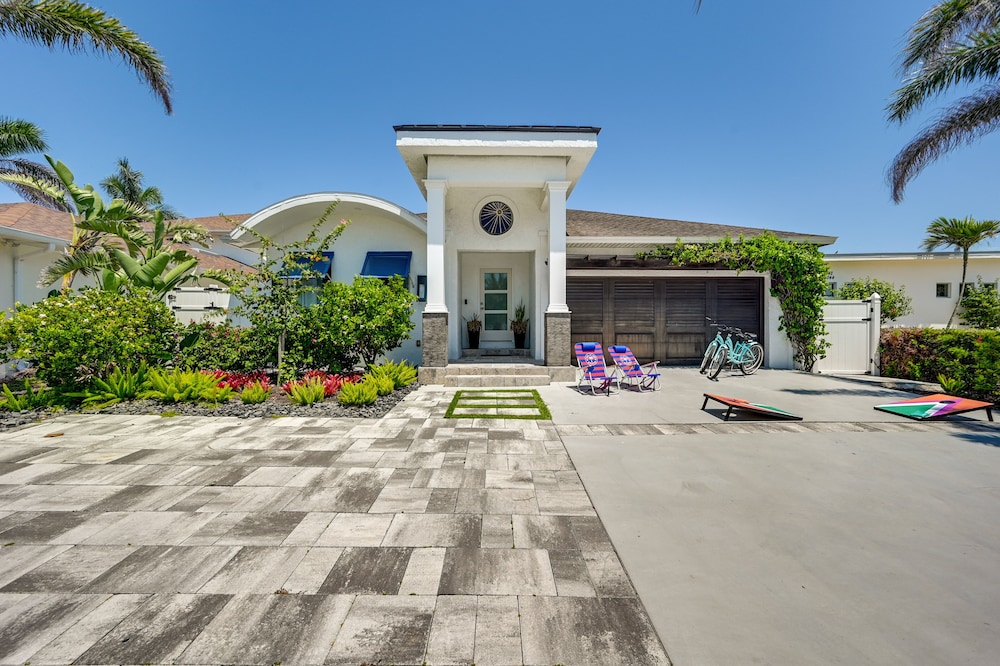 Luxury Naples Home w/ Private Pool ~ 1 Mi to Beach view 3