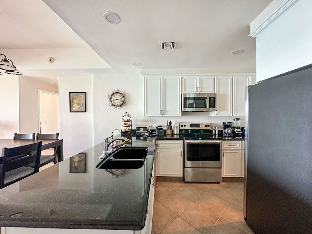 Beach Bliss Retreat 2BR Beachfront Condo