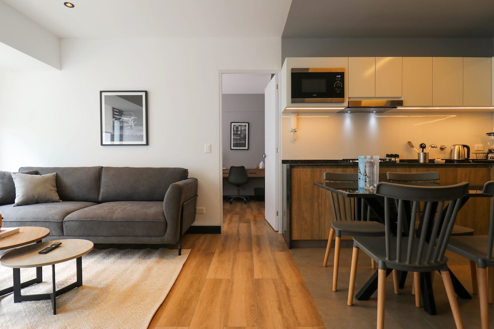 w Magnificent 2BR w Great Balcony in San Isidro