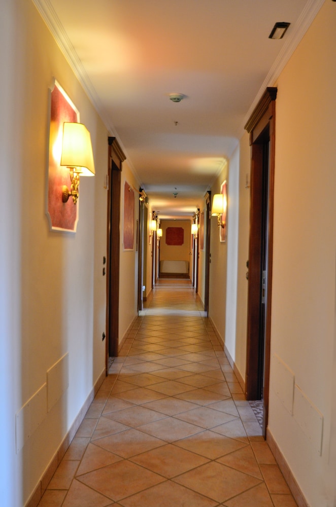 Hotel Tito Serranò