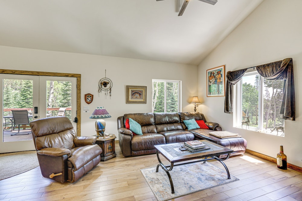 Private Hot Tub & Mountain Views: Duplex in Salida