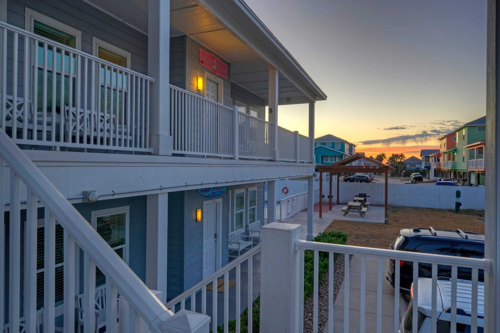 Sleeps 24 4 Costa Bahia Units w/ Pool & Beach Access