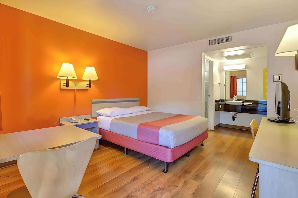 Motel 6 – Santa Rosa, CA - South