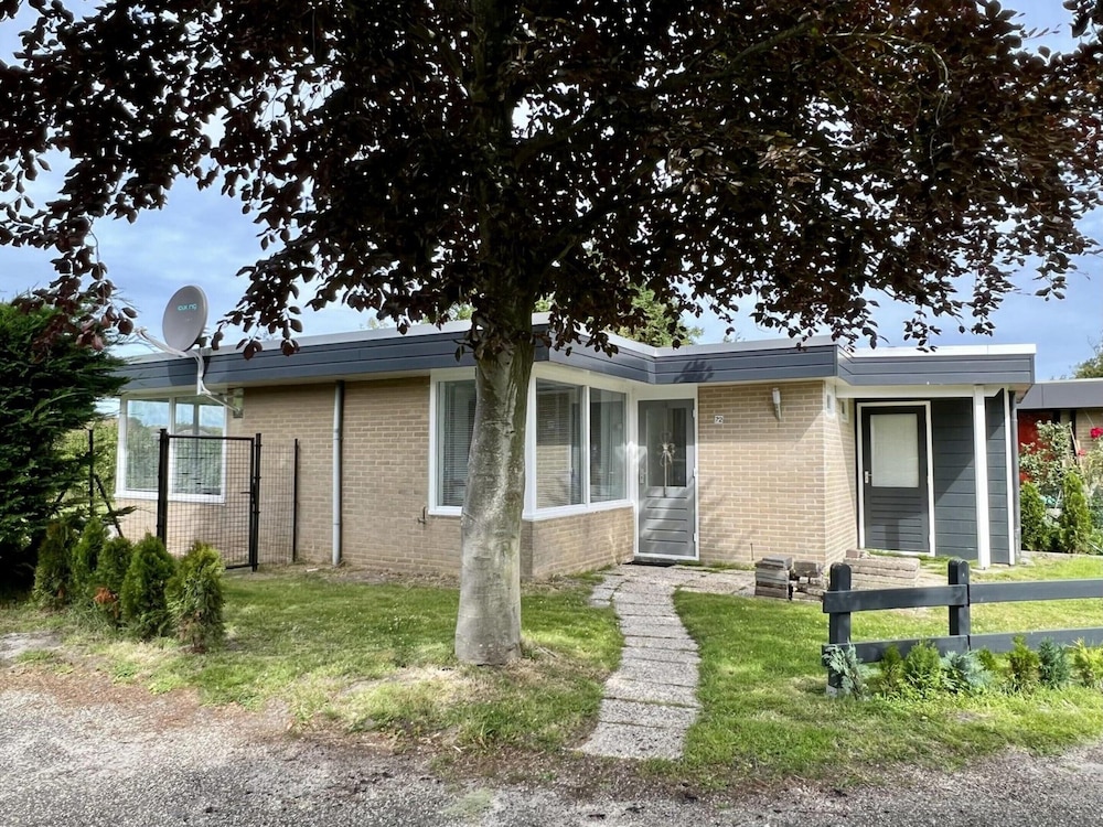 Pet-friendly Bungalow Near Beach