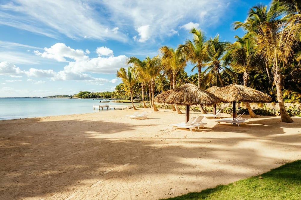 Beachfront Estate w Pool Elevator Chef Butler