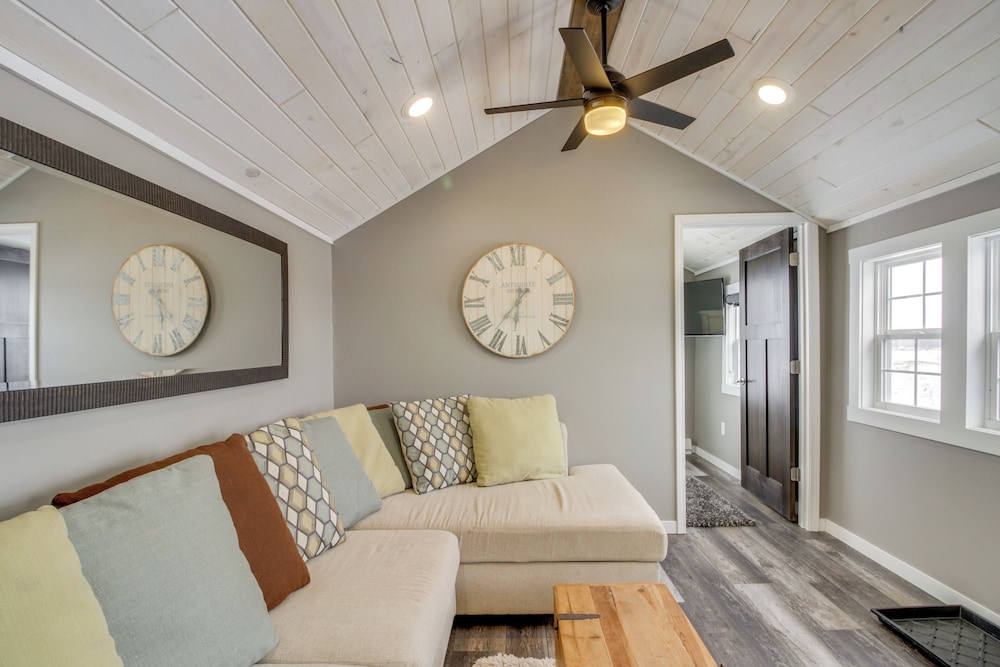 Pet-friendly Cabin w/ Lake Access & Patio in Dent