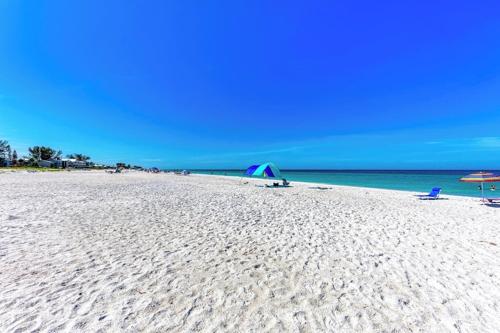 Anna Maria Island Blue Bella Bliss - Private Heated Pool