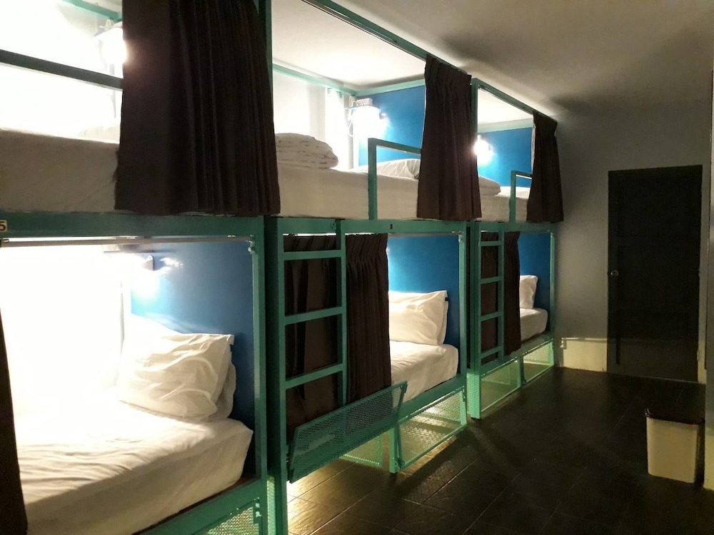 Sea Turtle Hostel - Adults Only