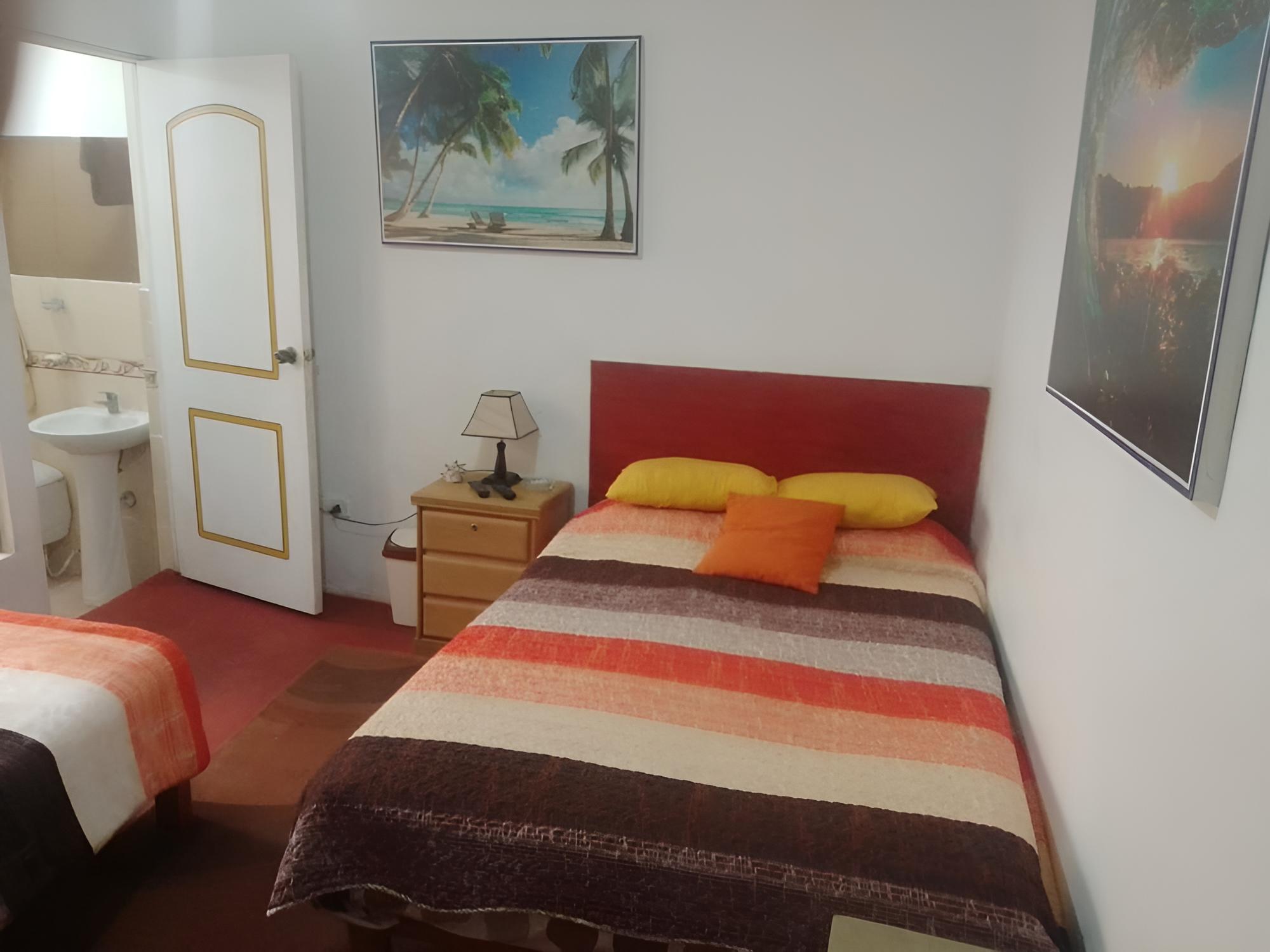 Hostal Merlin Punta Hermosa view 4
