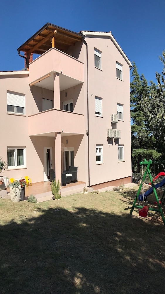 Photo 48