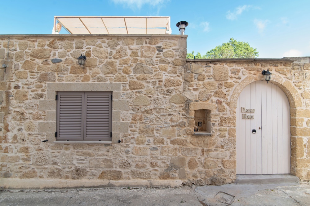 Dream House Drapanias