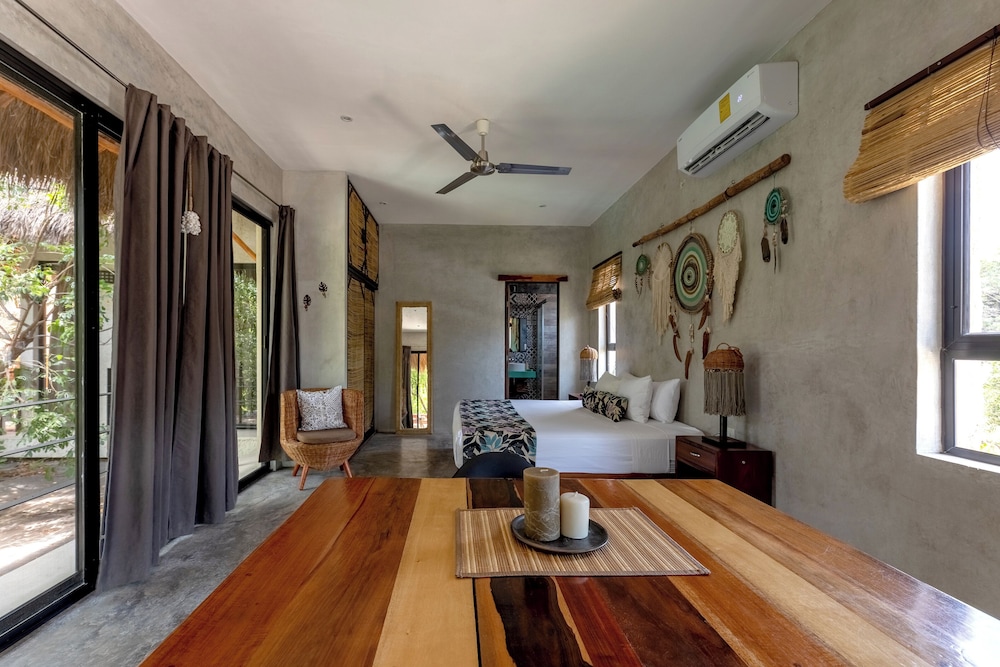 TRECE LUNAS TULUM