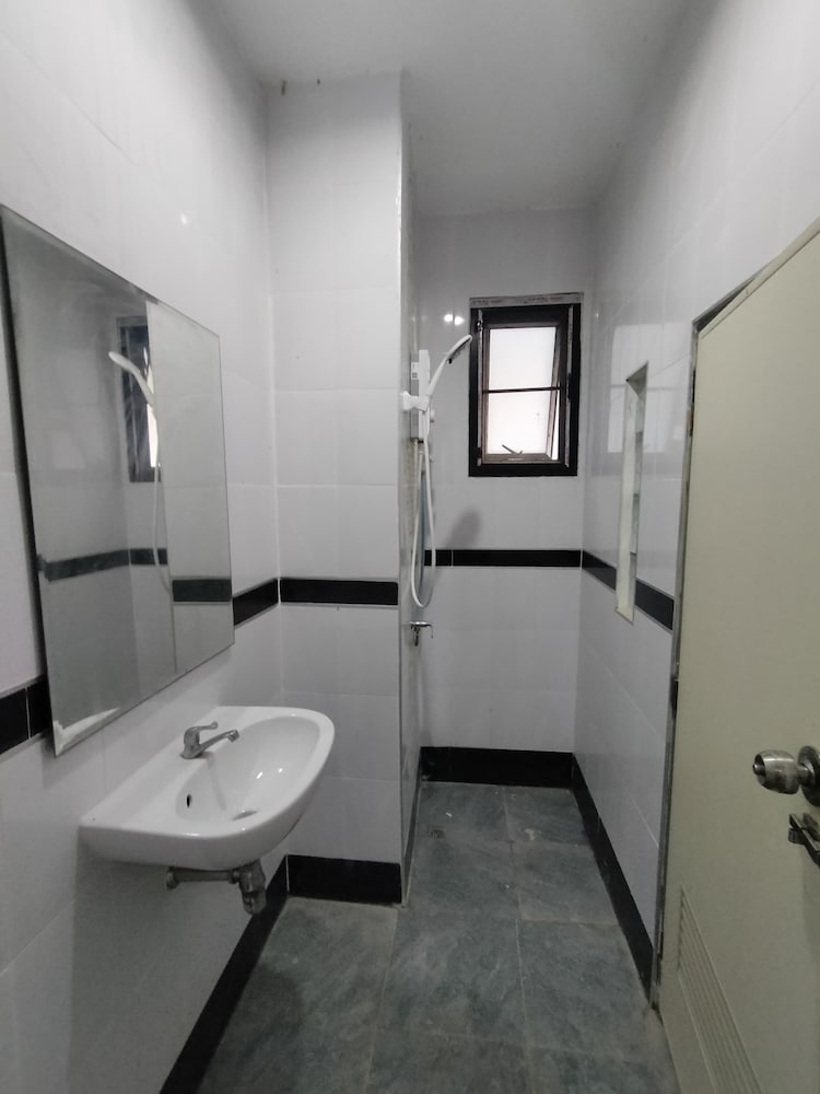 Den Nest Guest House KRABI