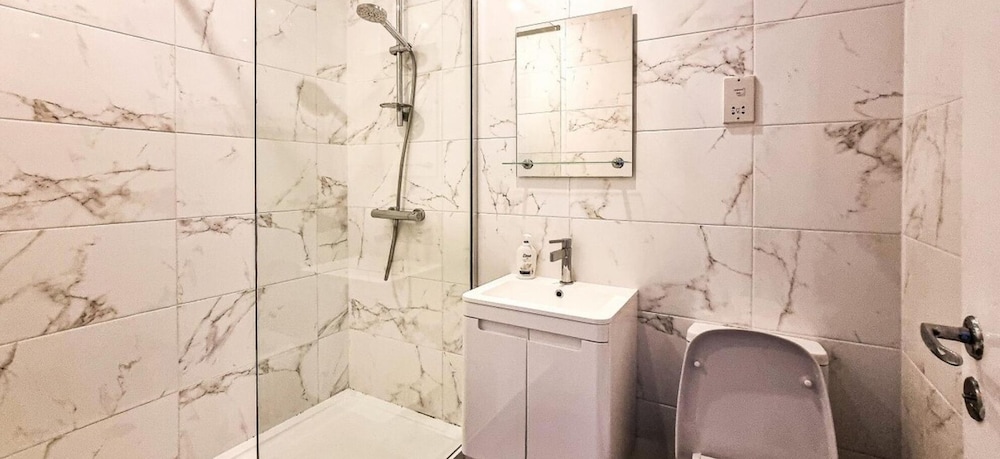 Luxury Spacious City Centre Apartment Amazing View view 3
