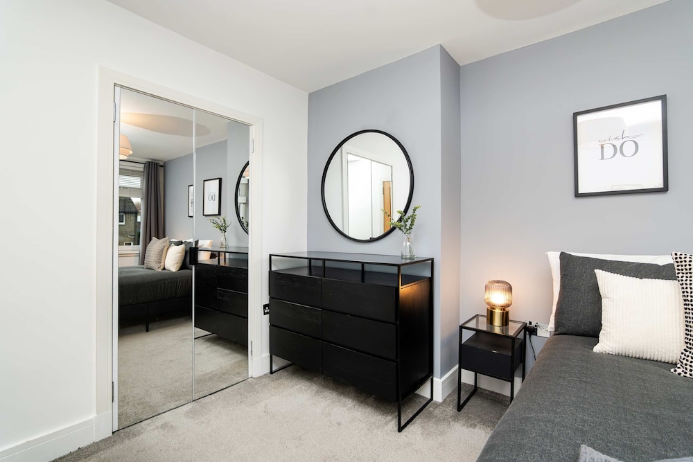 3 Bedroom House-free Parking