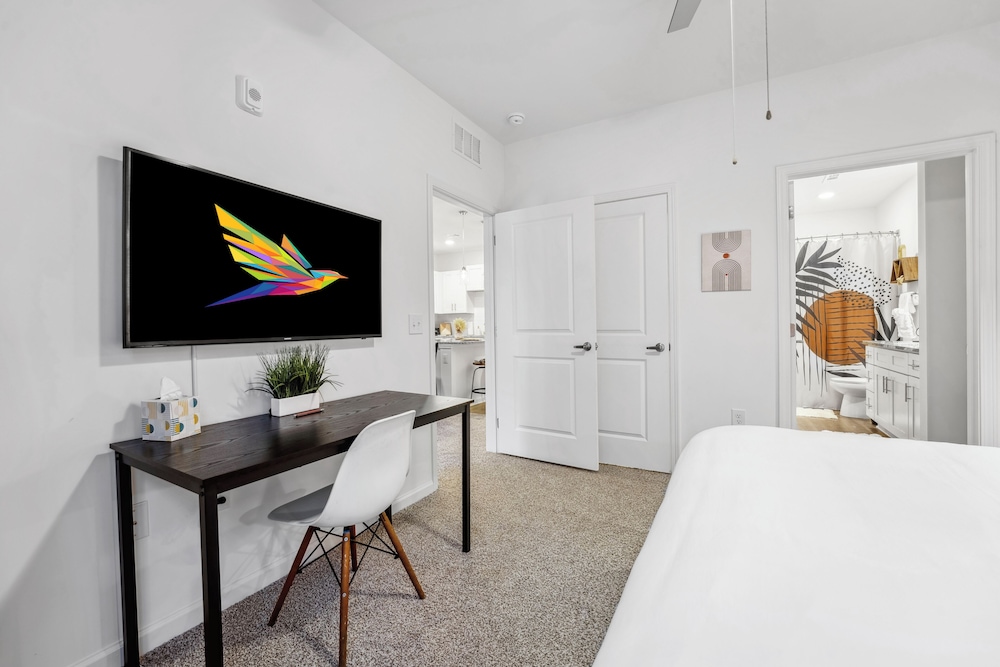 Luxurious Apartments - Pool Gym Bikes