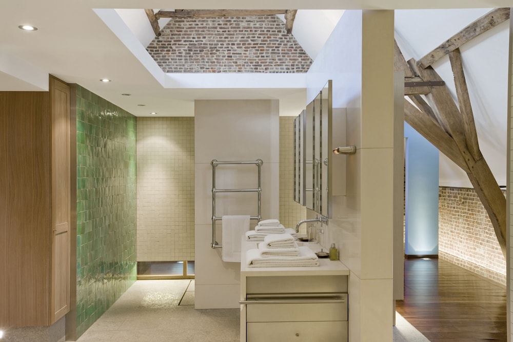 Indrani Lodge