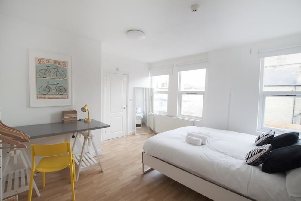 Wimbledon South by Allô Housing