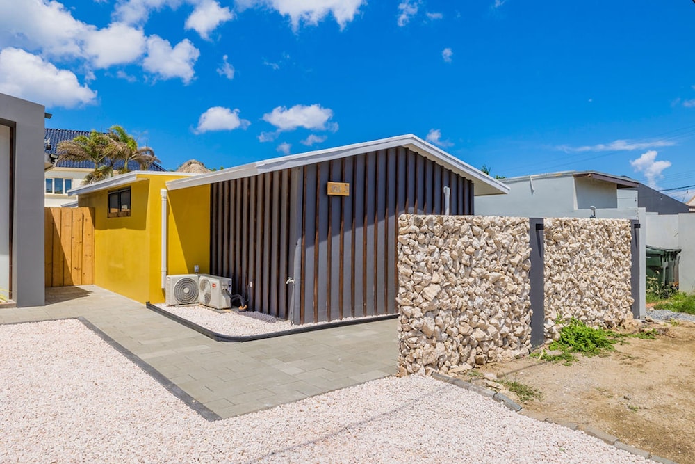 Brand NEW 2br1ba w Privatepool in Amazing Location