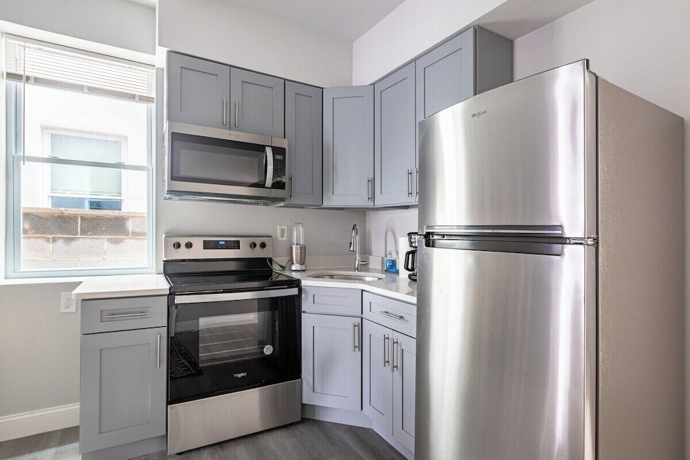 Chic & Cozy Philly Stay in City Center
