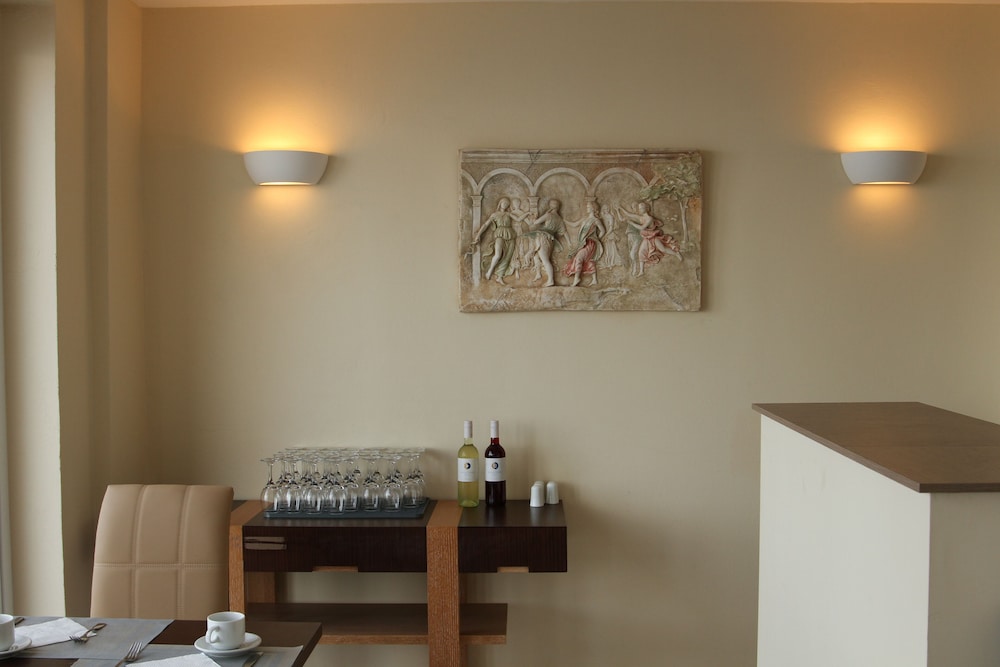 Room in Guest Room - Homric Boutique photo 4